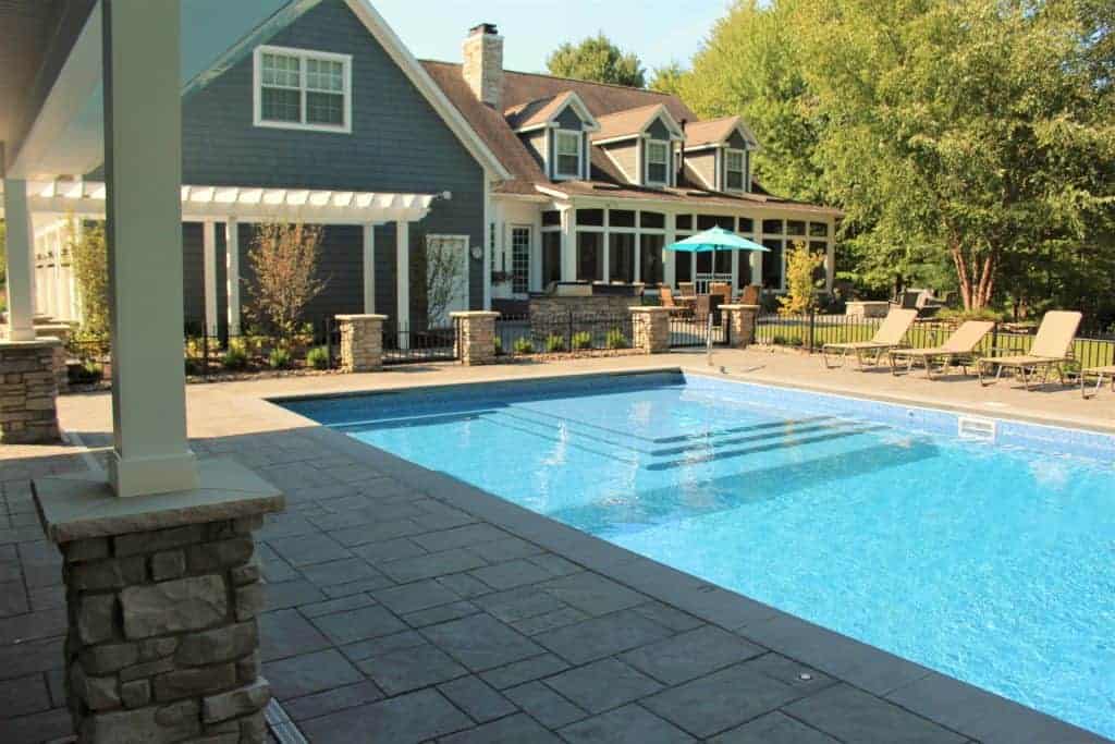 Relaxing pool with space for both sun and shade.